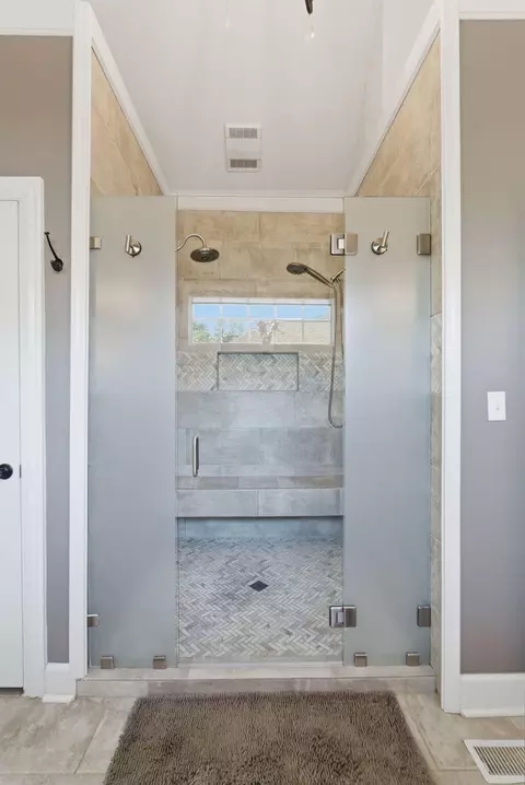 Bath - 102 Cherry Hill Dr, Georgetown, KY 40324 photo 6 of 11