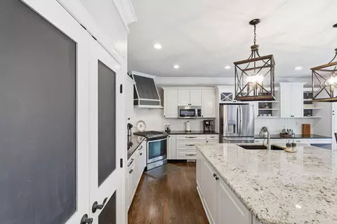 Kitchen - 102 Cherry Hill Dr, Georgetown, KY 40324 photo 10 of 12