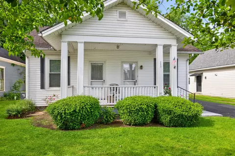 223 W Higgins St, Midway, KY 40347