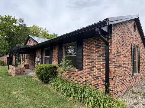 105 Geneva Ave, Irvine, KY 40336