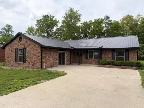 105 Geneva Ave, Irvine, KY 40336