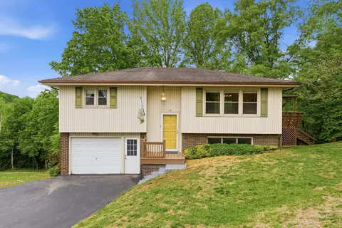 115 Meade Dr, Irvine, KY 40336