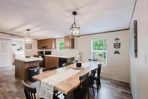Dining - 584 Casey Rd, Corbin, KY 40701 photo 1 of 2