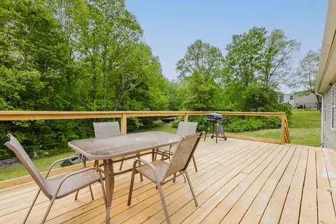 Exterior - 584 Casey Rd, Corbin, KY 40701 photo 5 of 9