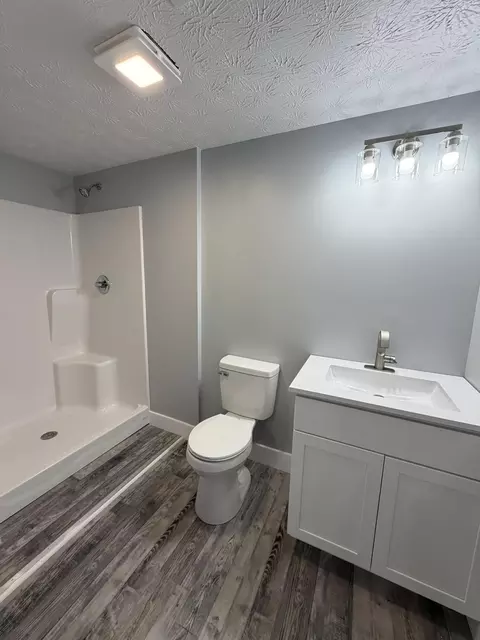 Bath - 171 Slate Rd, Corbin, KY 40701 photo 1 of 2