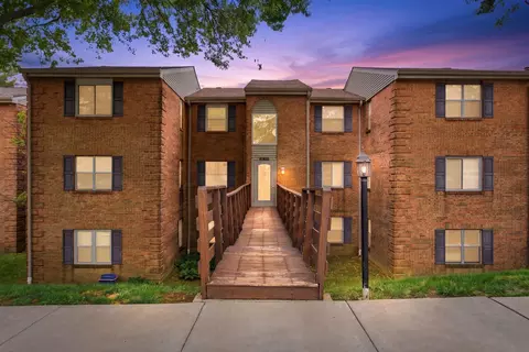 421 Redding Rd, Lexington, KY 40517
