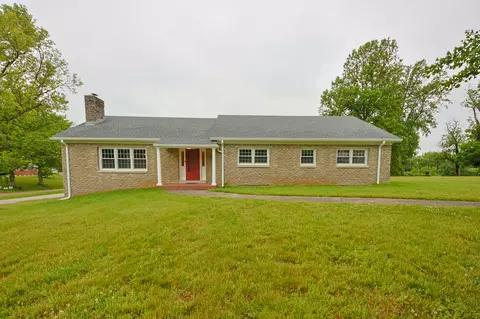 16 Manor Dr, Winchester, KY 40391