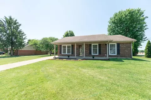 100 Chestnut Ln, Versailles, KY 40383