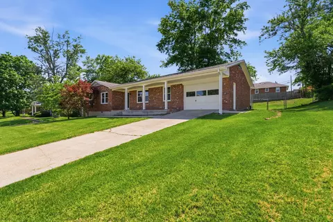 105 Robin Rd, Nicholasville, KY 40356