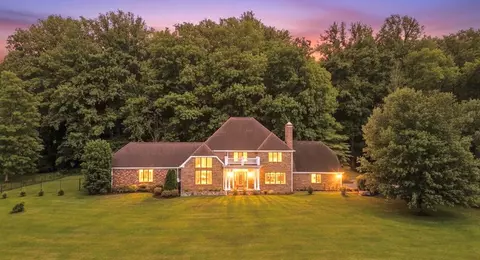 137 Indian Cave Rd, Monticello, KY 42633