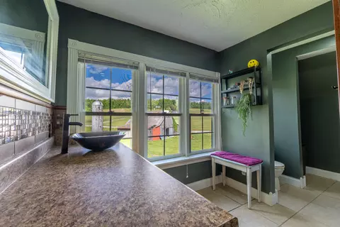 Bath - 52 Wilson Loop, Science Hill, KY 42553 photo 2 of 4