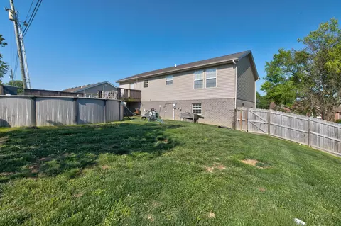 Exterior - 2078 Jd Cir, Berea, KY 40403 photo 7 of 8