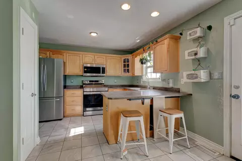 Kitchen - 2078 Jd Cir, Berea, KY 40403 photo 3 of 3