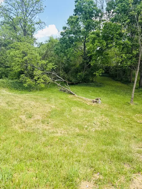 508 E Locust St, Mount Sterling, KY 40353