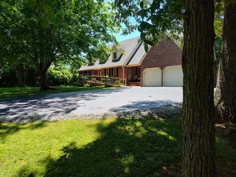 75 Ridge Ave, Berea, KY 40403