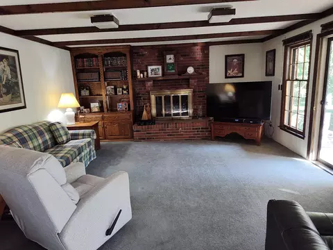 Living - Undisclosed, Berea, KY 40403 photo 2 of 4