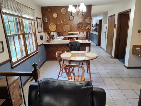 Dining - Undisclosed, Berea, KY 40403 photo 1 of 3