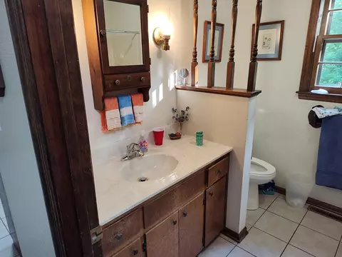 Bath - Undisclosed, Berea, KY 40403 photo 1 of 5