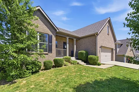 153 Shinnecock Hills Dr, Georgetown, KY 40324
