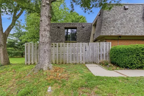 401 Redding Rd, Lexington, KY 40517