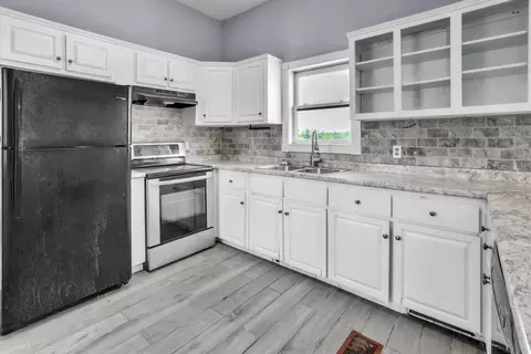Kitchen - 14989 Kentucky 1247, Eubank, KY 42567 photo 2 of 3