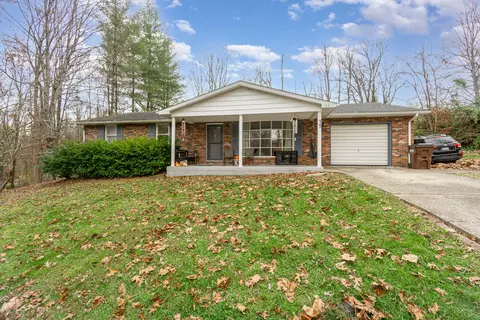 15 Oakwood Ct, Carrollton, KY 41008