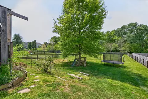 Exterior - 178 Old Post Rd, Paris, KY 40361 photo 6 of 10