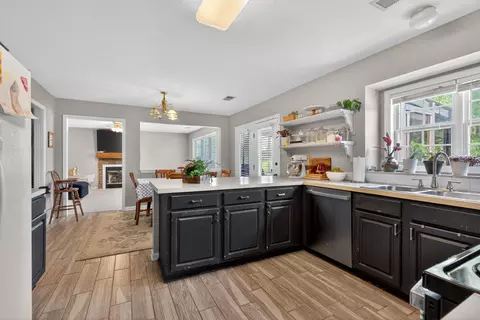 Kitchen - 178 Old Post Rd, Paris, KY 40361 photo 1 of 3