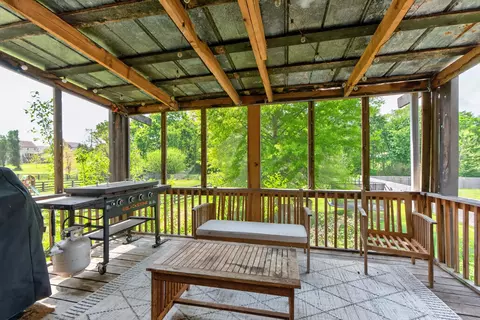 Exterior - 178 Old Post Rd, Paris, KY 40361 photo 4 of 10