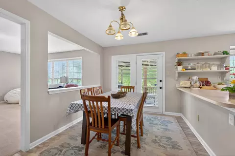 Dining - 178 Old Post Rd, Paris, KY 40361 photo 1 of 1