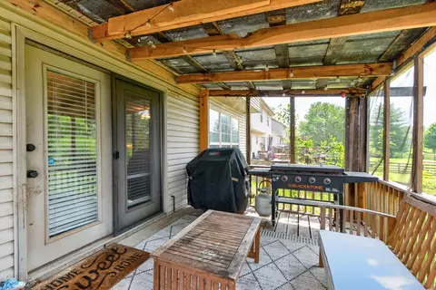 Exterior - 178 Old Post Rd, Paris, KY 40361 photo 5 of 10