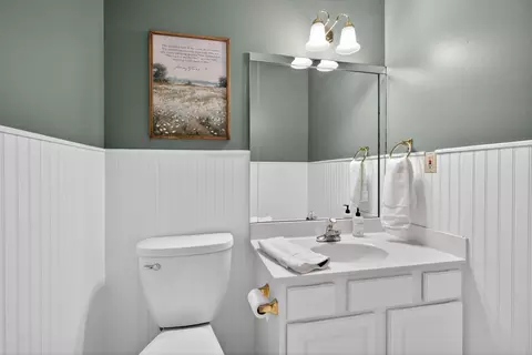Bath - 178 Old Post Rd, Paris, KY 40361 photo 1 of 5