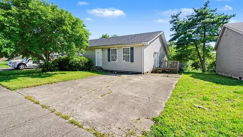 228 Blackhawk Cir, Versailles, KY 40383