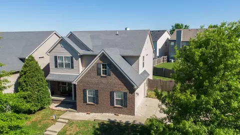 2380 Merluna Dr, Lexington, KY 40511
