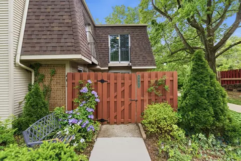408 Darby Creek Rd, Lexington, KY 40509