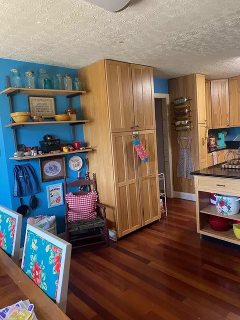 Kitchen - 53 Mockingbird St, Lancaster, KY 40444 photo 6 of 7
