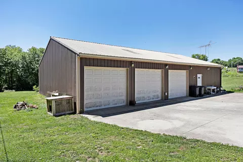 Exterior - 53 Mockingbird St, Lancaster, KY 40444 photo 9 of 13