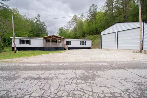 2504 Wallow Hole Rd, Sandy Hook, KY 41171