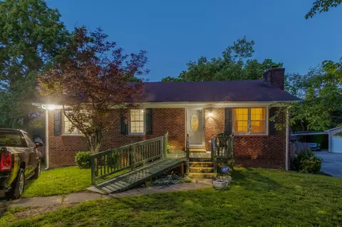 1517 Kelly Cir, Lexington, KY 40517