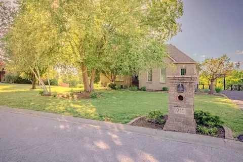 916 Country Oaks Dr, Richmond, KY 40475