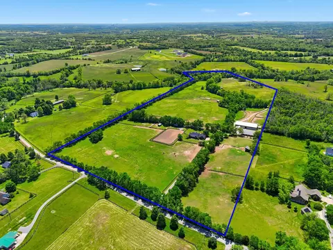 1300 Troy Rd, Wilmore, KY 40390