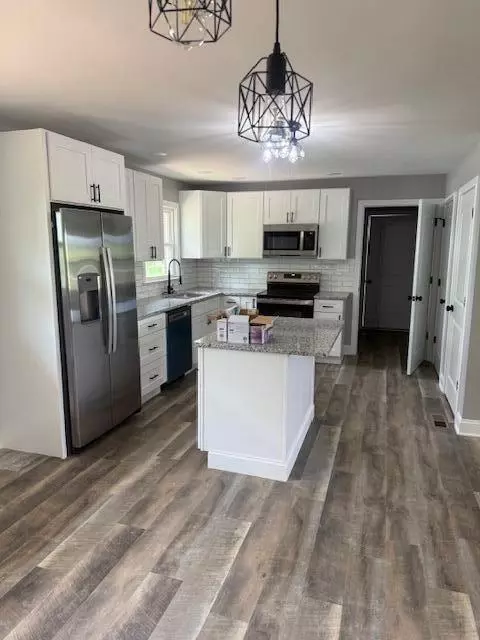 825 Oregon Rd, Versailles, KY 40383
