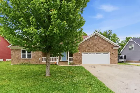 1025 Lanas Ln, Lawrenceburg, KY 40342