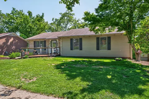 1136 Chinoe Rd, Lexington, KY 40502