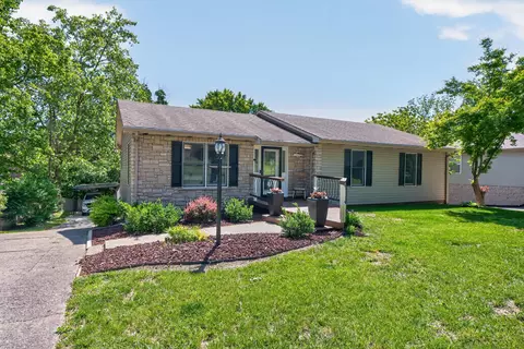 1136 Chinoe Rd, Lexington, KY 40502
