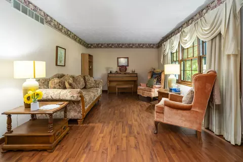 Living - 46 Little Current Trl, Corbin, KY 40701 photo 1 of 3
