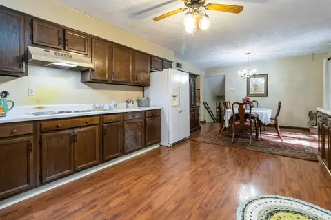 Kitchen - 46 Little Current Trl, Corbin, KY 40701 photo 3 of 3