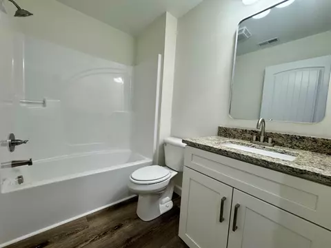 Bath - 114 Bow Bridge Dr, Berea, KY 40403 photo 2 of 2