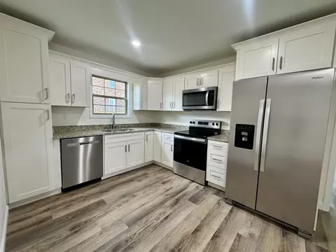 Kitchen - 114 Bow Bridge Dr, Berea, KY 40403 photo 2 of 2