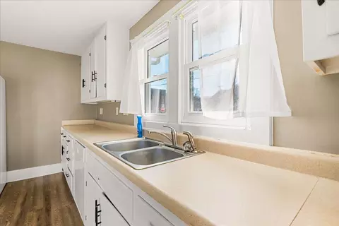 Kitchen - 518 17th St, Corbin, KY 40701 photo 2 of 2